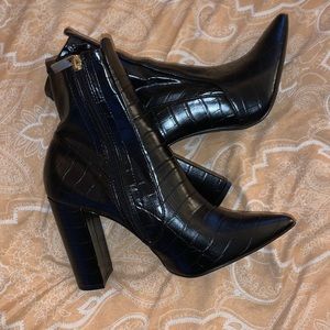 Qupid High Heeled Snake Skin Booties